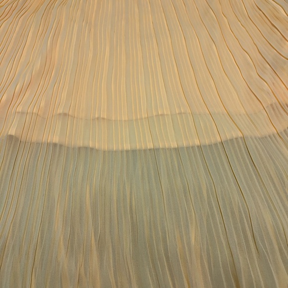 Plus size Stunning yellow Torrid’s size 2 maxi dress - Picture 5 of 5